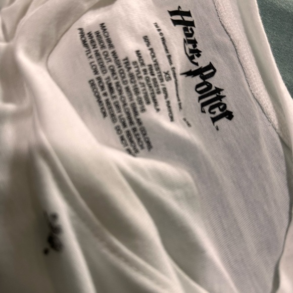 Harry Potter Hogwarts White Tee Shirt - Picture 5 of 5